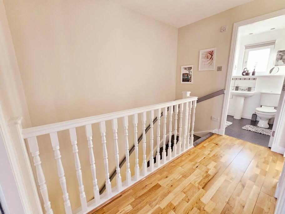 Modern 5 Bedroom Townhouse With Free Parking Glasgow Exteriér fotografie